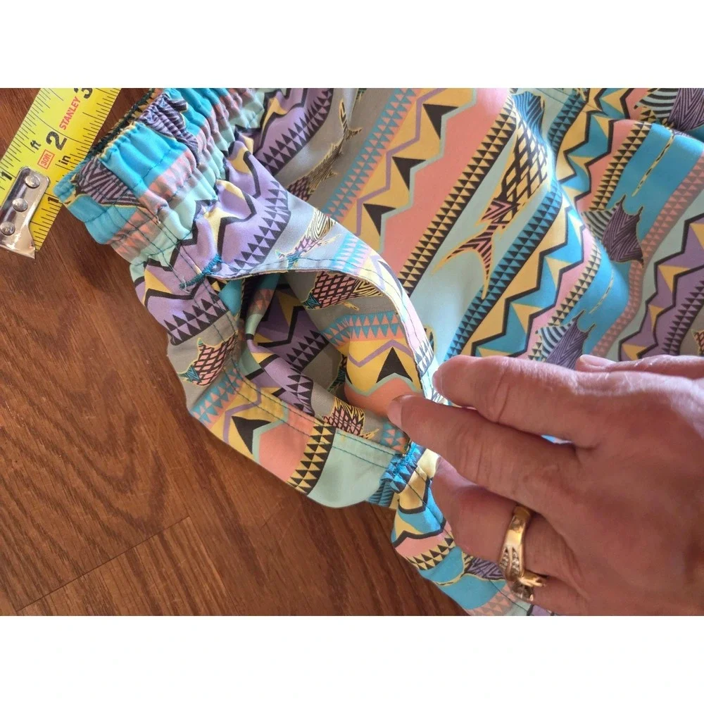 Chubbies Mens Swim Trunks Large Geometric Stingray Fish Print 5.5 Inseam Blue